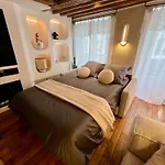 Apartment Luxe Louvre Paris