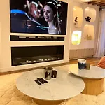 Luxe Louvre Apartment *